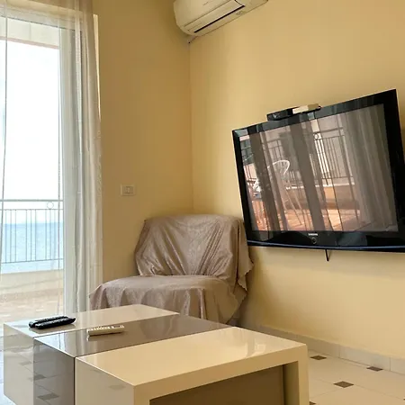 Apartment White Sea View 2 *