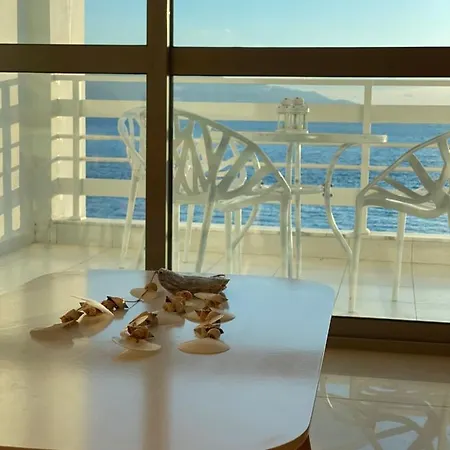 White Sea View 2 Apartment