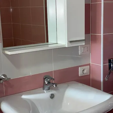 White Sea View 2 아파트 Sarandë