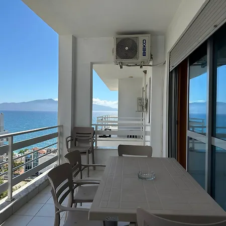 White Sea View 2 아파트 Sarandë