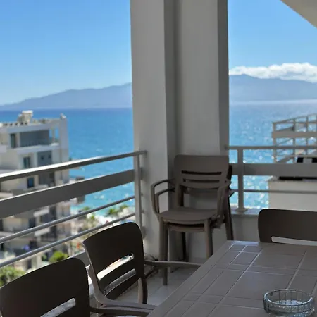 Апартаменты White Sea View 2